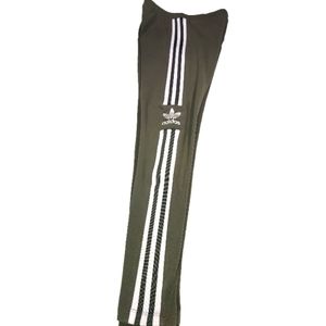 🚨Adidas Originals 3 Stripes Leggings - Army Green